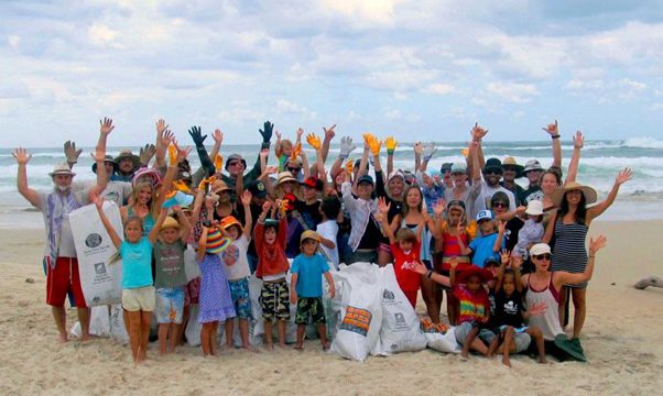 Finding opportunities in the apparent chaos: citizen science and marine debris